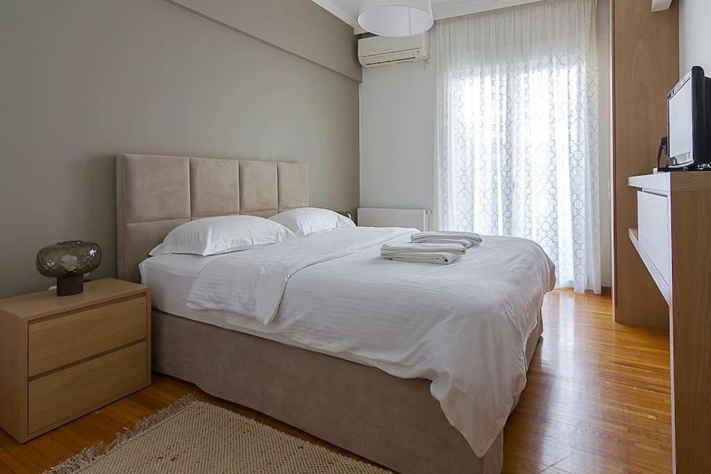 A Unique Apartment In The Historical Center-3Bds Atenas Exterior foto