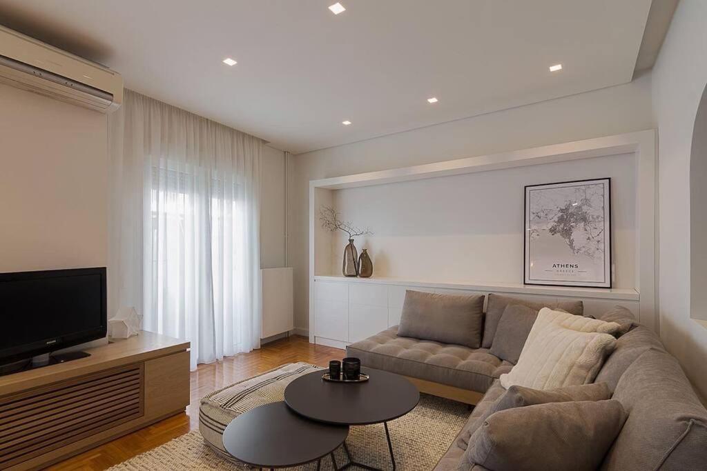 A Unique Apartment In The Historical Center-3Bds Atenas Exterior foto